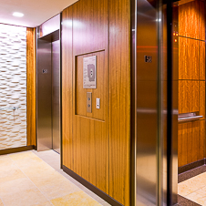 Hình ảnh thu nhỏ của cửa khoang thang máy mở tại One Rincon Hill , San Francisco, California