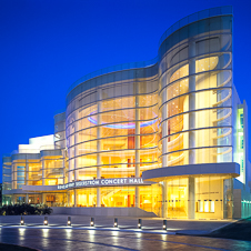 Hình ảnh thu nhỏ của cửa khoang thang máy mở tại Renee &amp; Henry Segerstrom Concert Hall , Costa Mesa, California