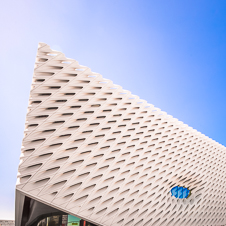  Hình ảnh thu nhỏ của cửa khoang thang máy mở tại The Broad Museum , Los Angeles, California