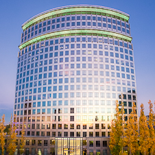  Hình ảnh thu nhỏ của cửa khoang thang máy mở tại Plaza Tower , Costa Mesa, California