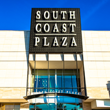  Hình ảnh thu nhỏ của cửa khoang thang máy mở tại South Coast Plaza , Costa Mesa, California